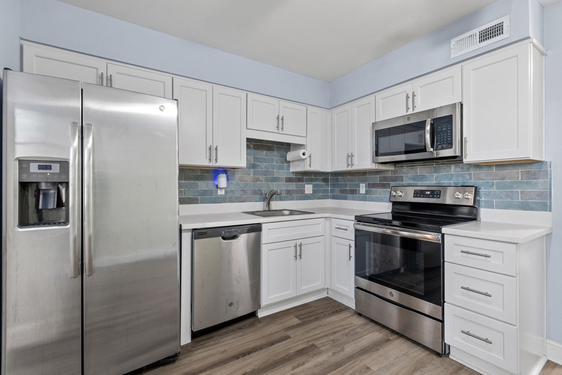 1521 Nantahala Boulevard Photo 6