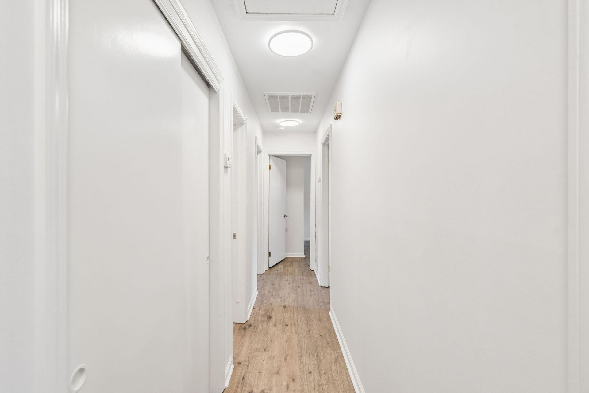 1122 Wellington Photo 13