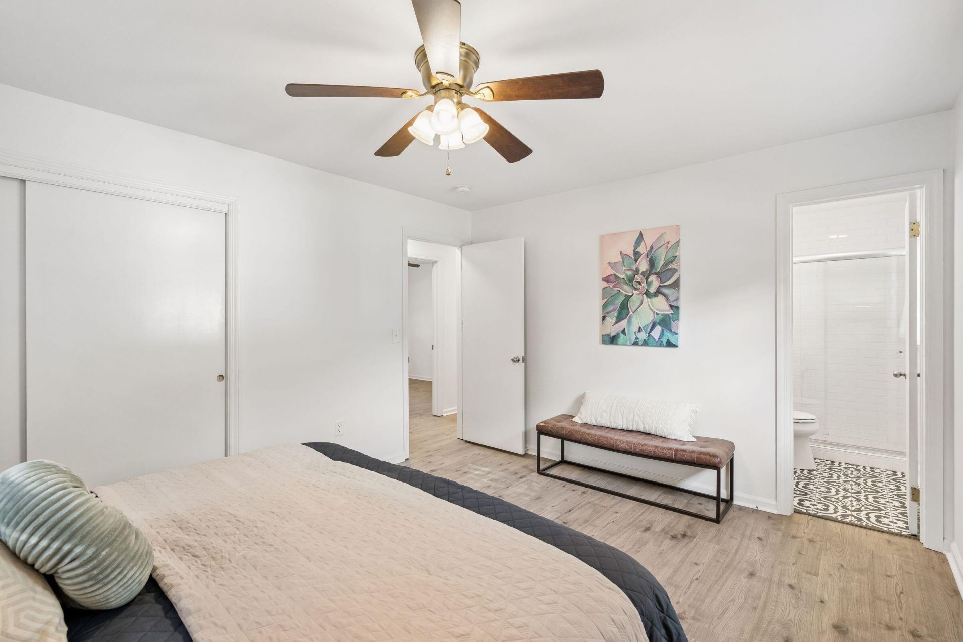 1122 Wellington Photo 15