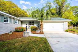 1122 Wellington photo 4