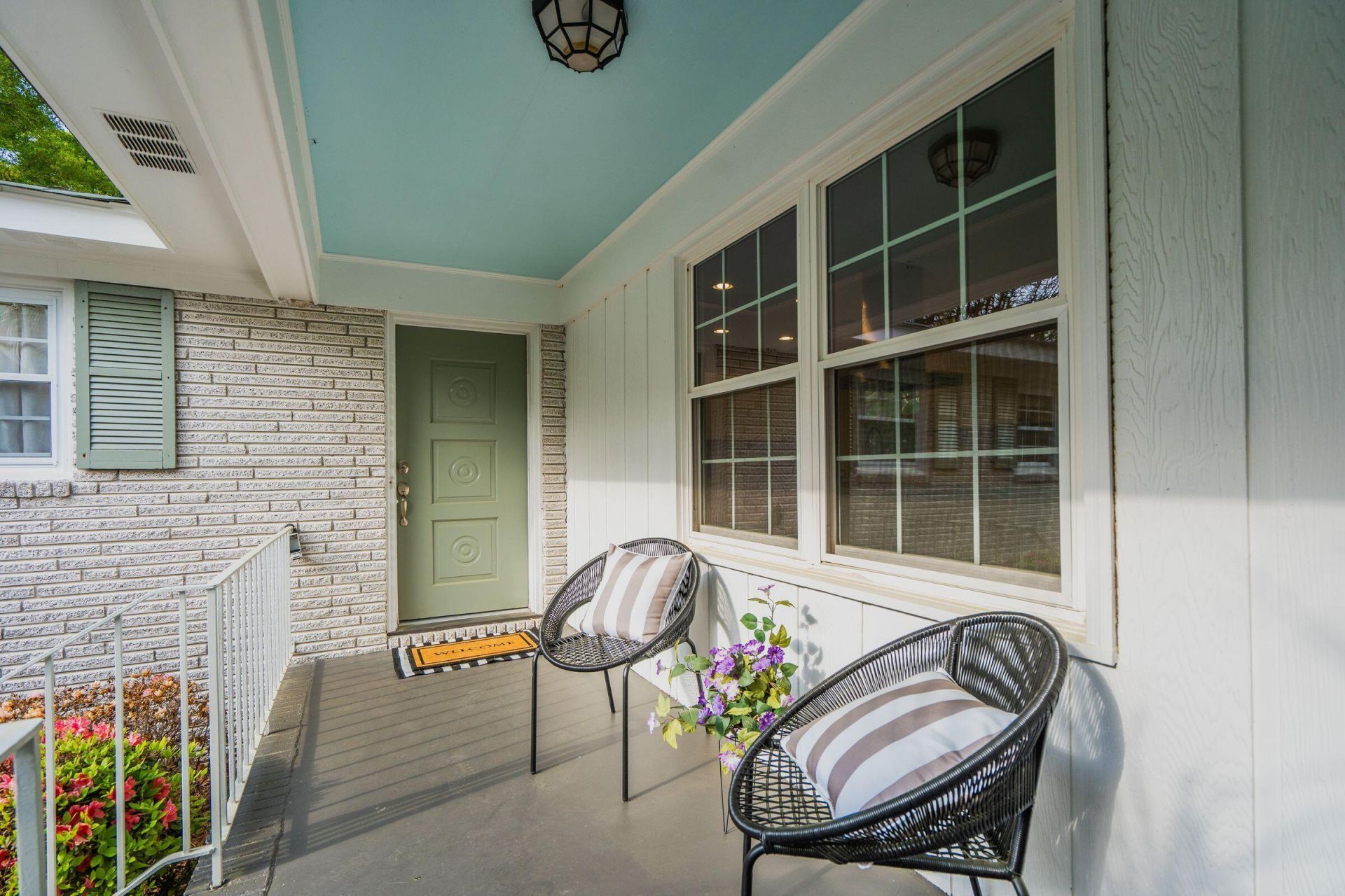 1122 Wellington Photo 4