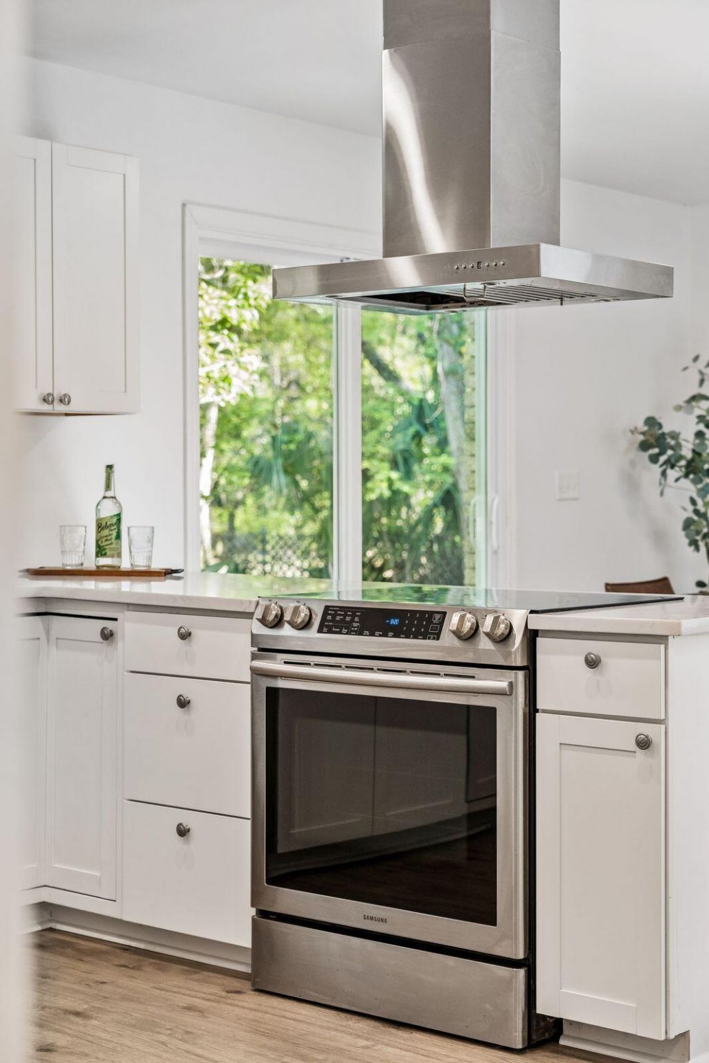 1122 Wellington Photo 7