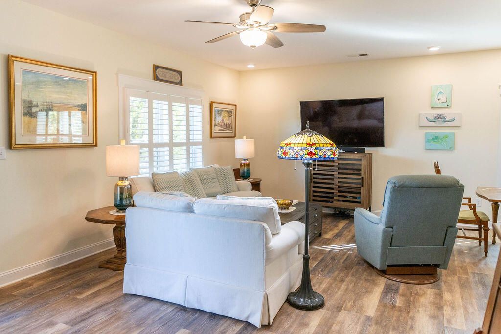 518 Jungle Road Photo 16