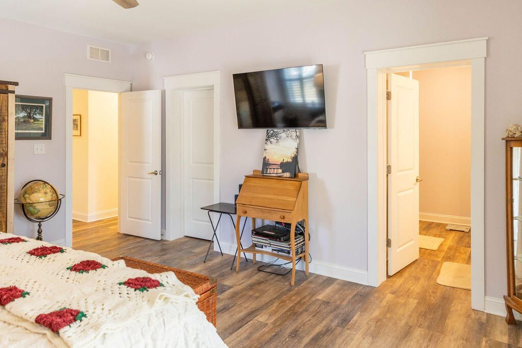 518 Jungle Road Photo 32