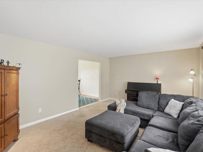 12815 Fox Run Court NW, Pickerington, OH 43147 Photo 4