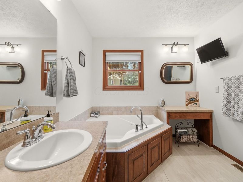 865 Terrace View Drive , Howard, OH 43028 Photo 23