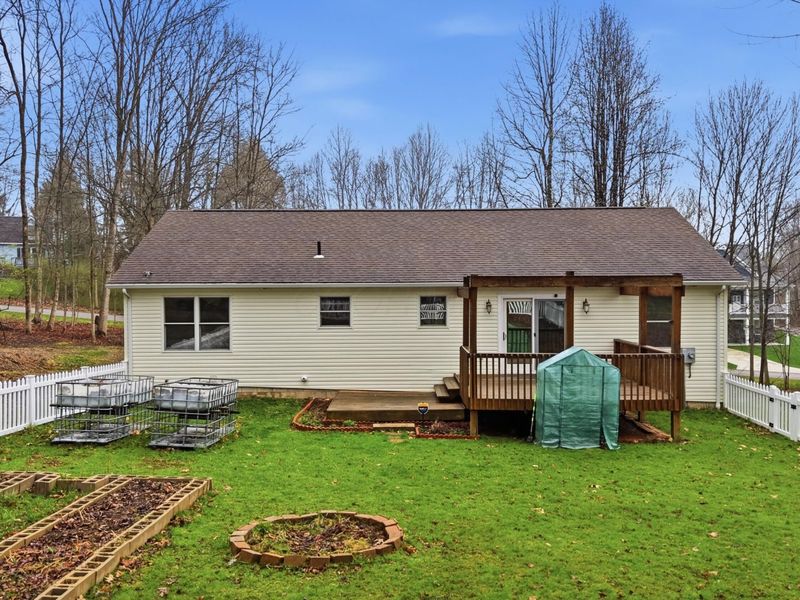 865 Terrace View Drive , Howard, OH 43028 Photo 3