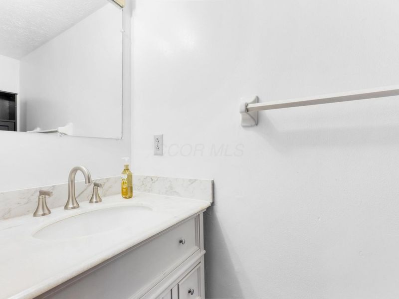 2817 Bella Via Avenue, Columbus, OH 43231 Photo 14