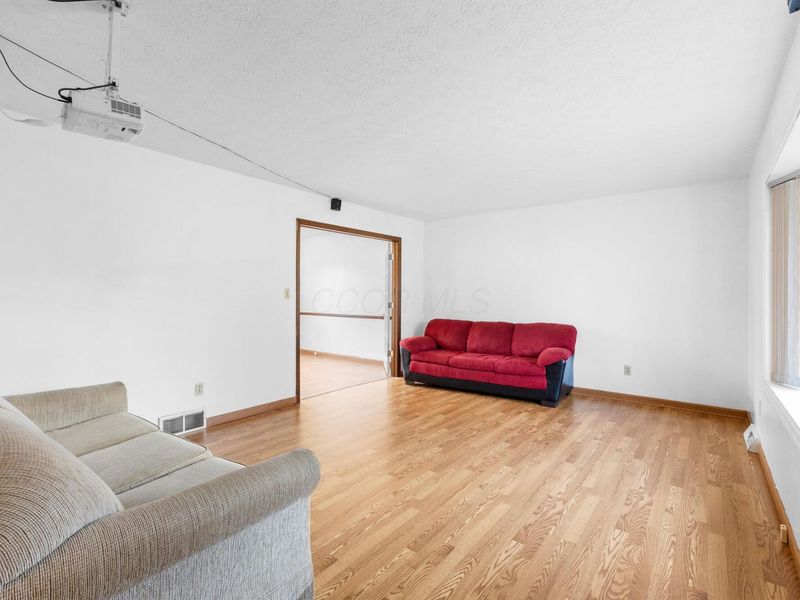 2817 Bella Via Avenue, Columbus, OH 43231 Photo 4