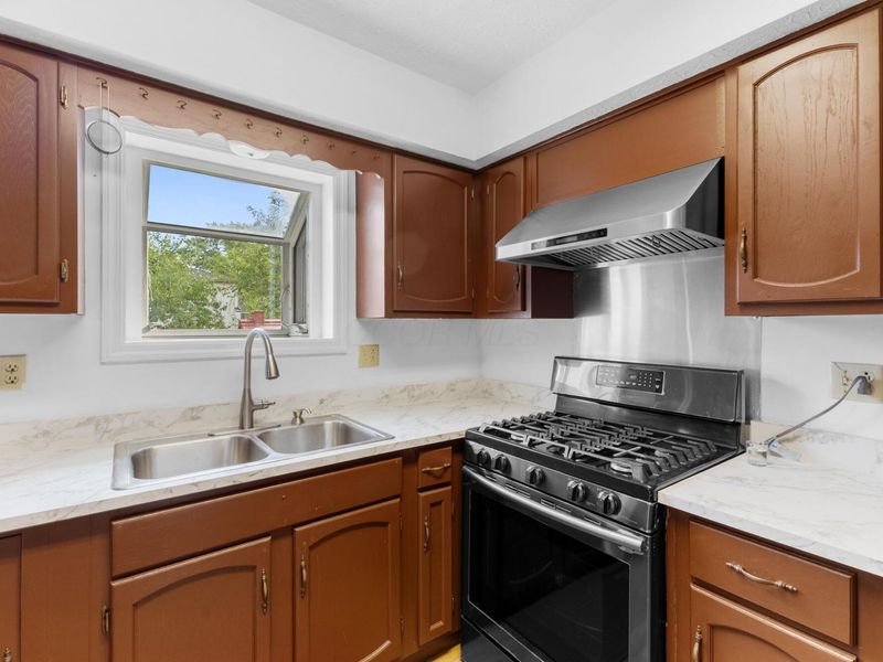 2817 Bella Via Avenue, Columbus, OH 43231 Photo 9