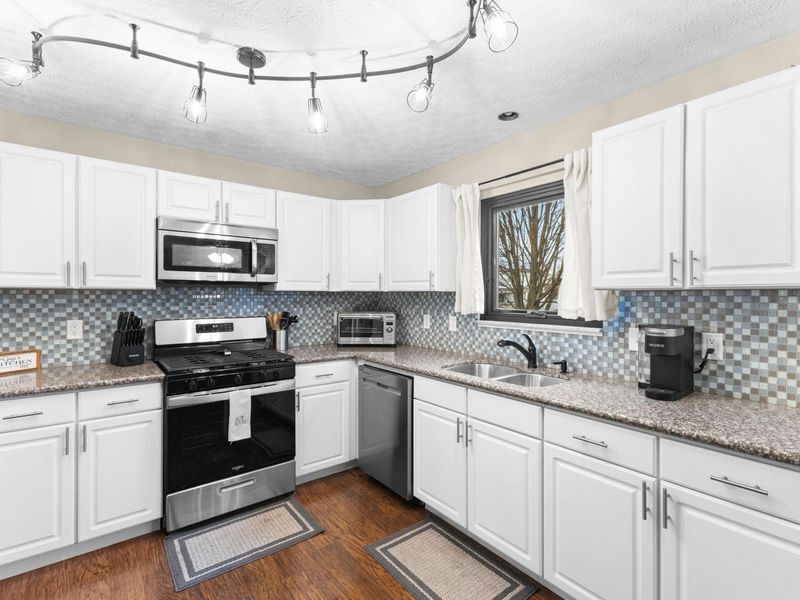 130 Welshmore Drive, Galloway, OH 43119 Photo 14