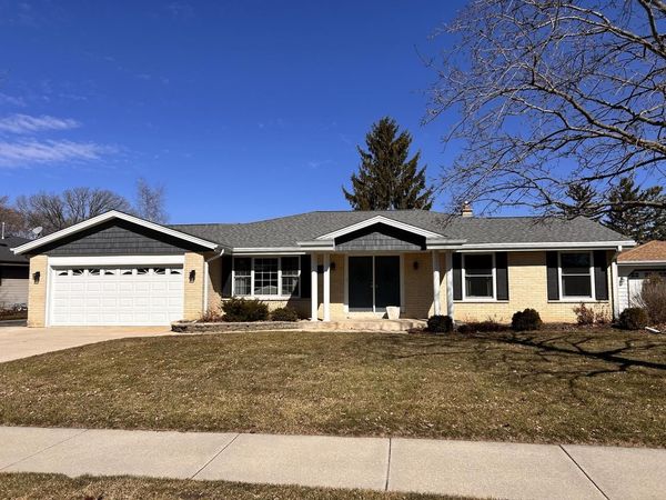 N166W20832 Parkway DRIVE, Jackson, WI 53037