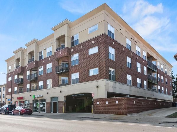 1619 N Farwell AVENUE, Unit 206, Milwaukee, WI 53202