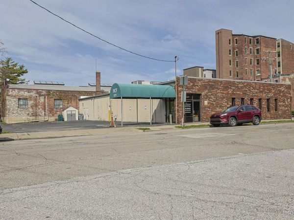 2373 Kemper Lane, Cincinnati, OH 45206