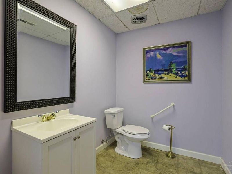 2373 Kemper Lane, Cincinnati, OH 45206 Photo 8