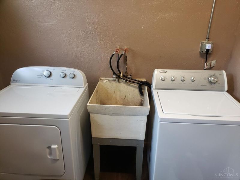 65 Drummond Street, Greenhills, OH 45218 Photo 14