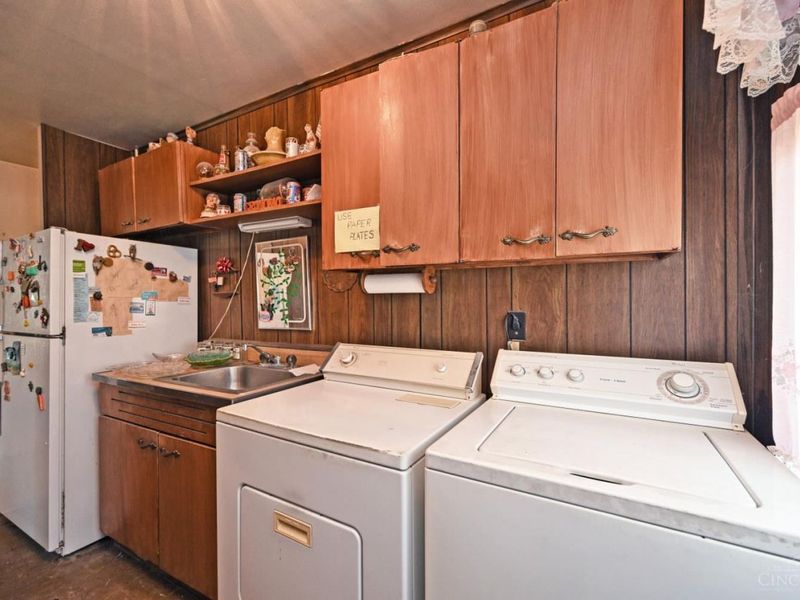 9626 Manhattan Drive, Cincinnati, OH 45251 Photo 14