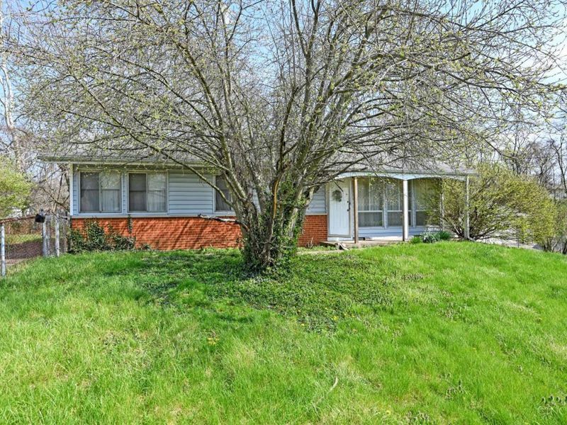 9626 Manhattan Drive, Cincinnati, OH 45251 Photo 2