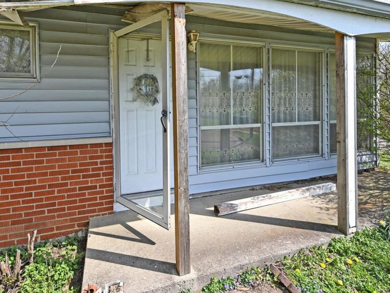 9626 Manhattan Drive, Cincinnati, OH 45251 Photo 5