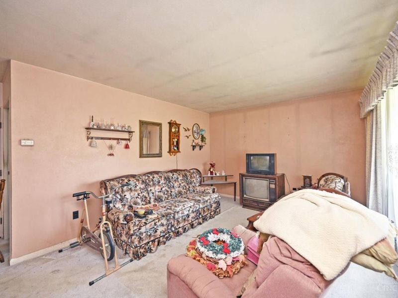 9626 Manhattan Drive, Cincinnati, OH 45251 Photo 6