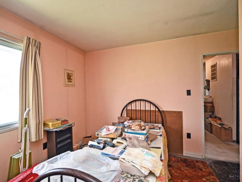 9626 Manhattan Drive, Cincinnati, OH 45251 Photo 9