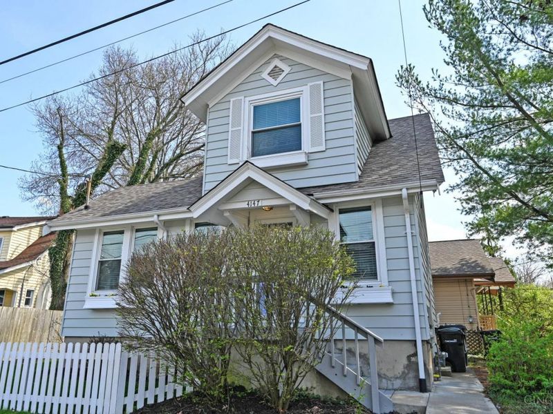 4147 Maple Drive, Cincinnati, OH 45209 Photo 2