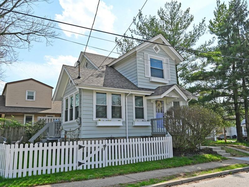 4147 Maple Drive, Cincinnati, OH 45209 Photo 3