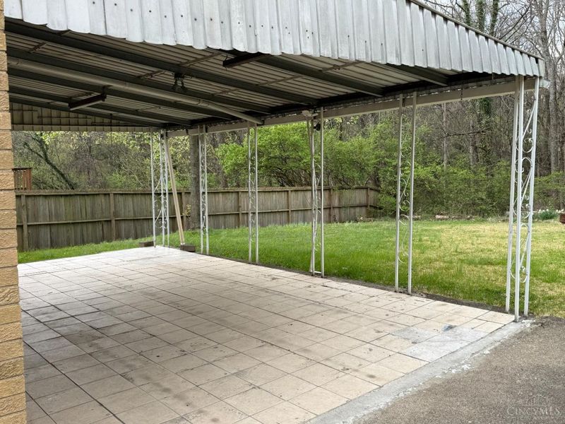 3041 Westknolls Lane, Cincinnati, OH 45211 Photo 12