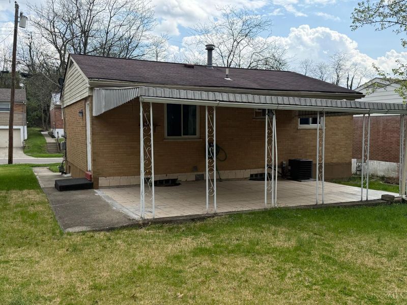 3041 Westknolls Lane, Cincinnati, OH 45211 Photo 14