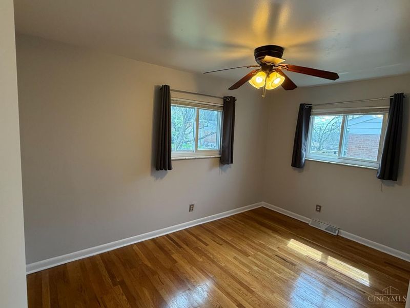 3041 Westknolls Lane, Cincinnati, OH 45211 Photo 4