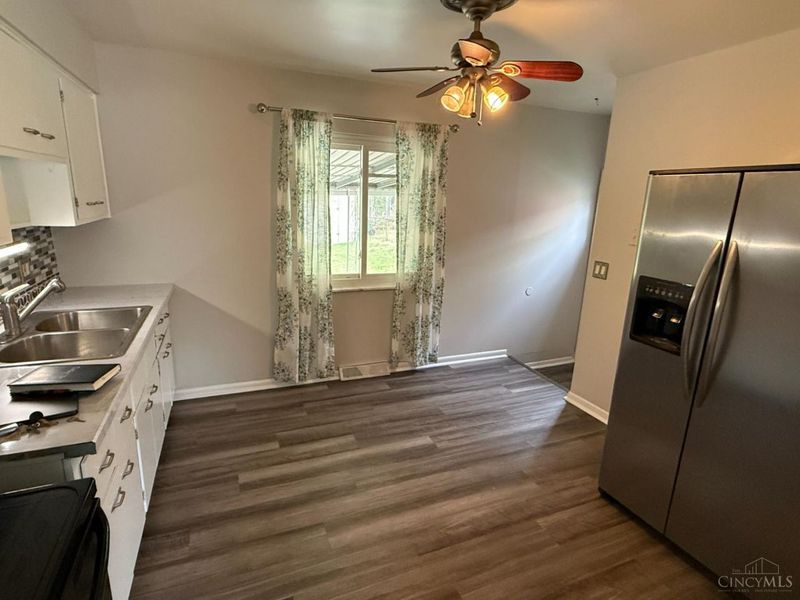 3041 Westknolls Lane, Cincinnati, OH 45211 Photo 7