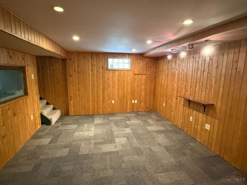 3041 Westknolls Lane, Cincinnati, OH 45211 Photo 8