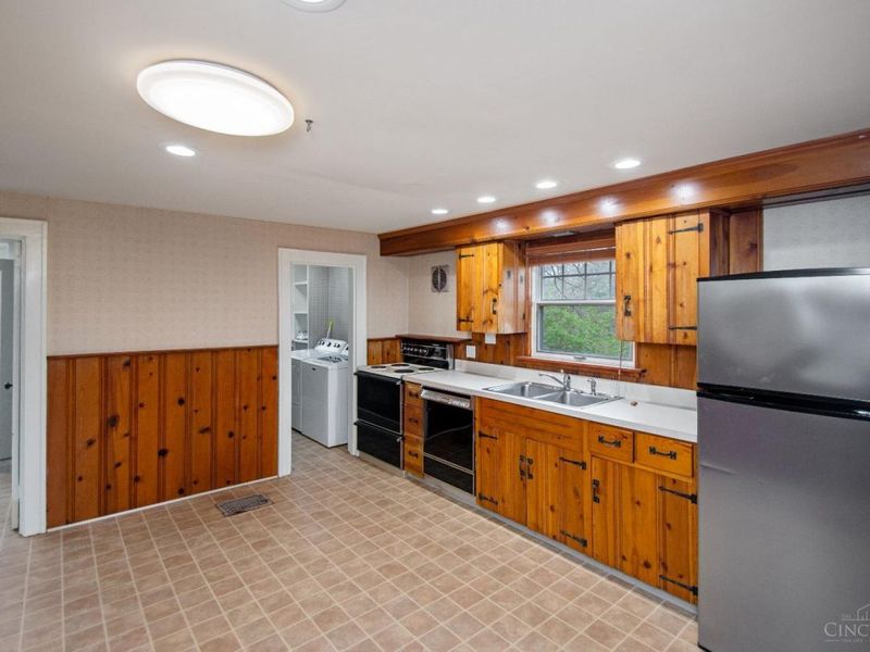 7941 State Road, Anderson Twp, OH 45255 Photo 9