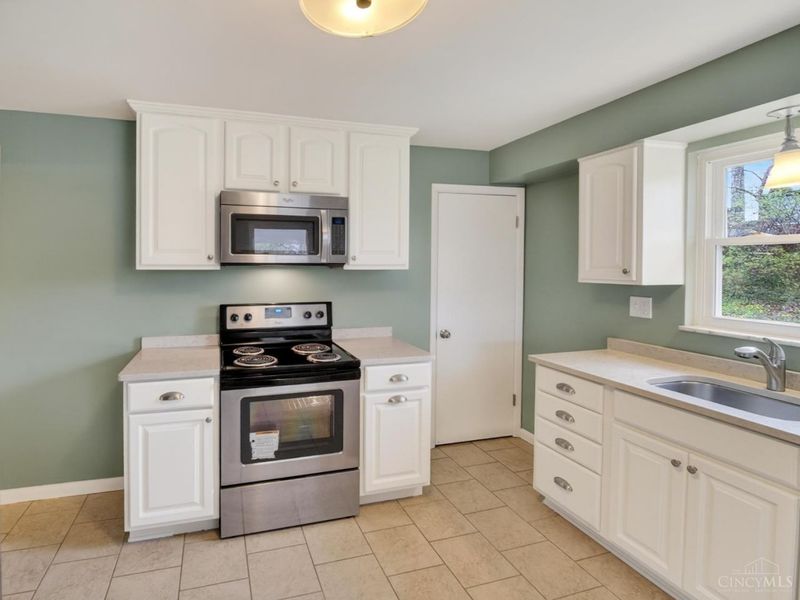 2667 Fairhill Drive, Cincinnati, OH 45239 Photo 10