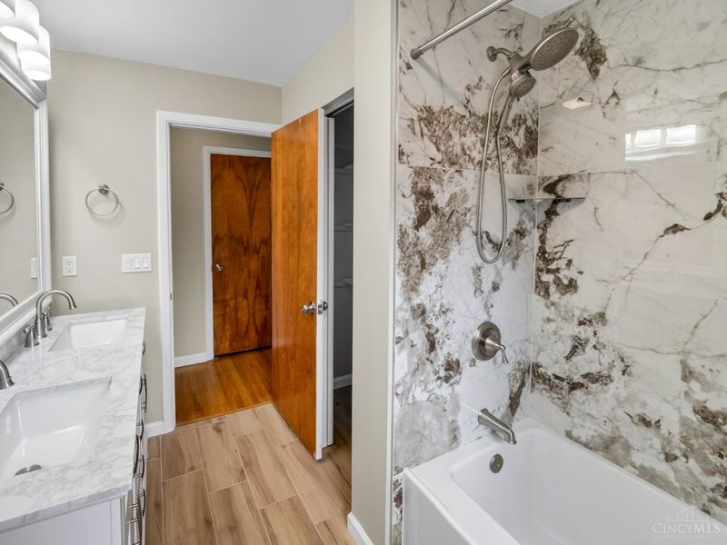 2667 Fairhill Drive, Cincinnati, OH 45239 Photo 18