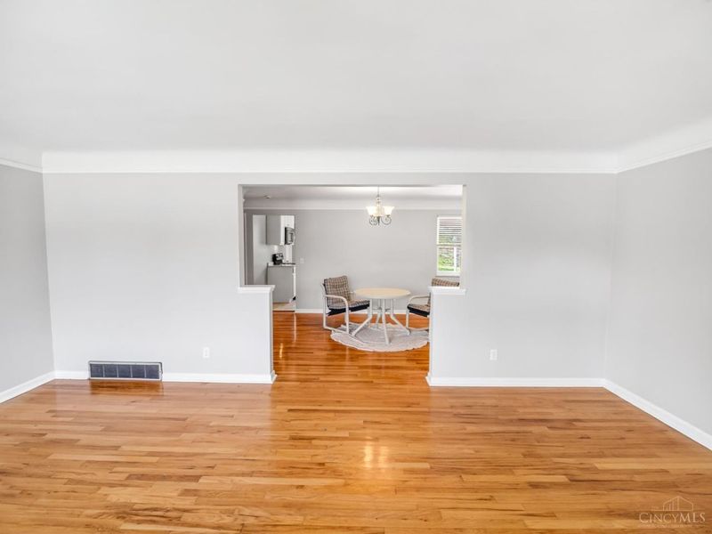 2667 Fairhill Drive, Cincinnati, OH 45239 Photo 4