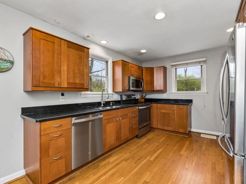 7734 Forest Road, Cincinnati, OH 45255 Photo 11