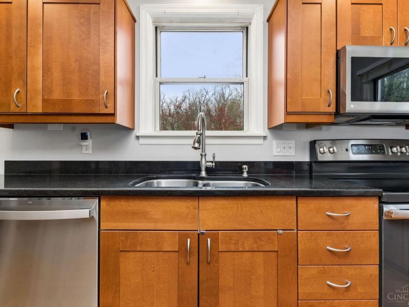 7734 Forest Road, Cincinnati, OH 45255 Photo 13