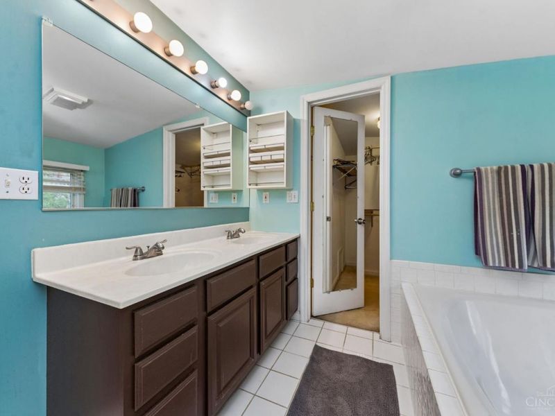 7734 Forest Road, Cincinnati, OH 45255 Photo 29