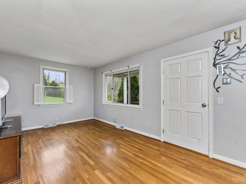 7734 Forest Road, Cincinnati, OH 45255 Photo 6