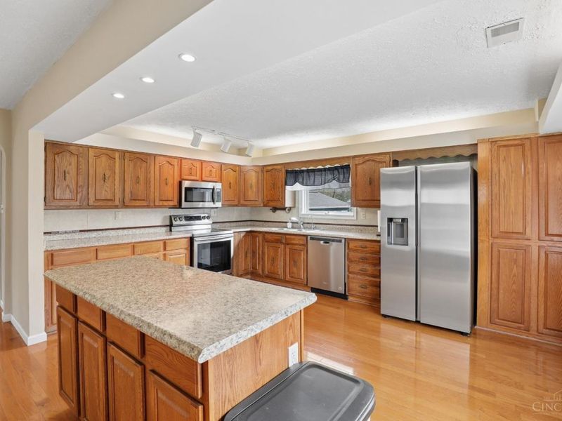 1208 Bellwood Drive, Loveland, OH 45140 Photo 10