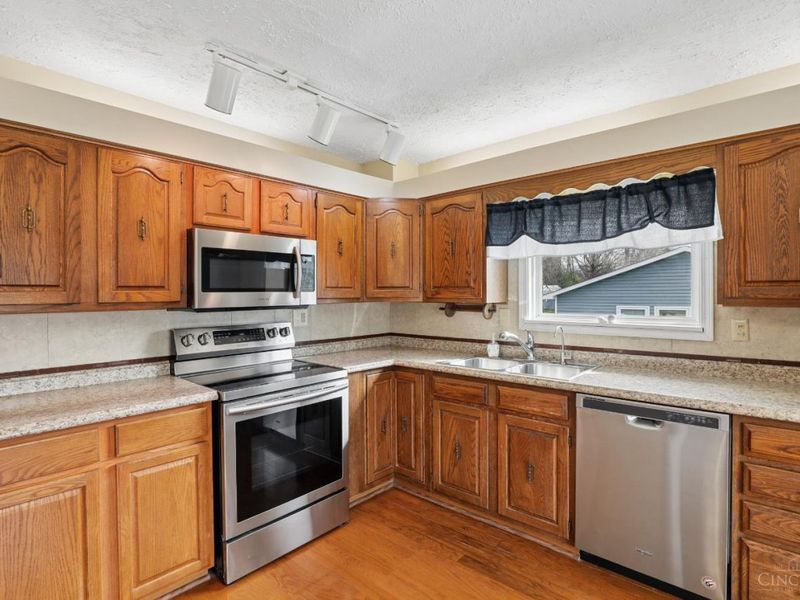 1208 Bellwood Drive, Loveland, OH 45140 Photo 7