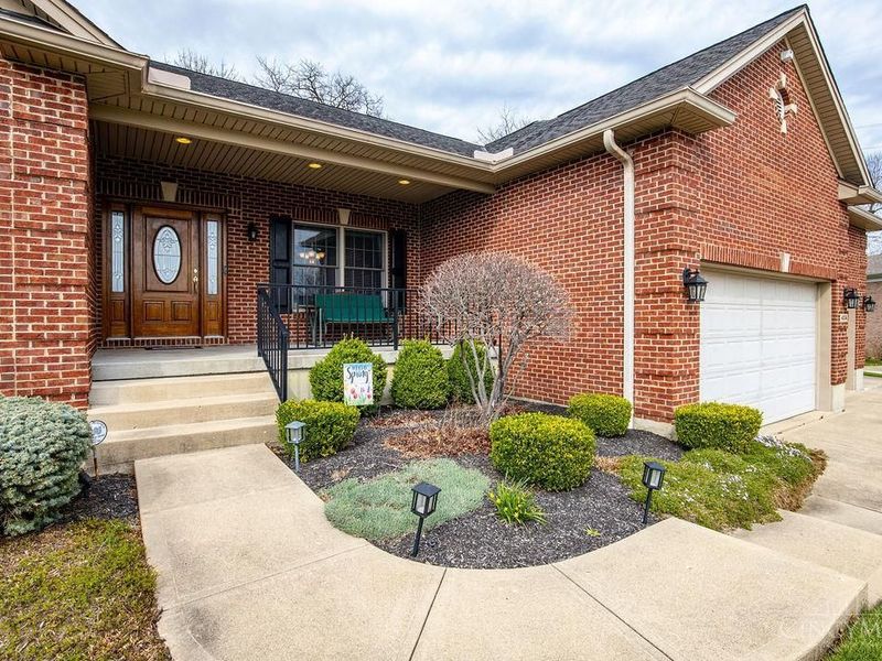 4004 Hickory Hollow Drive, Ross Twp, OH 45013 Photo 2