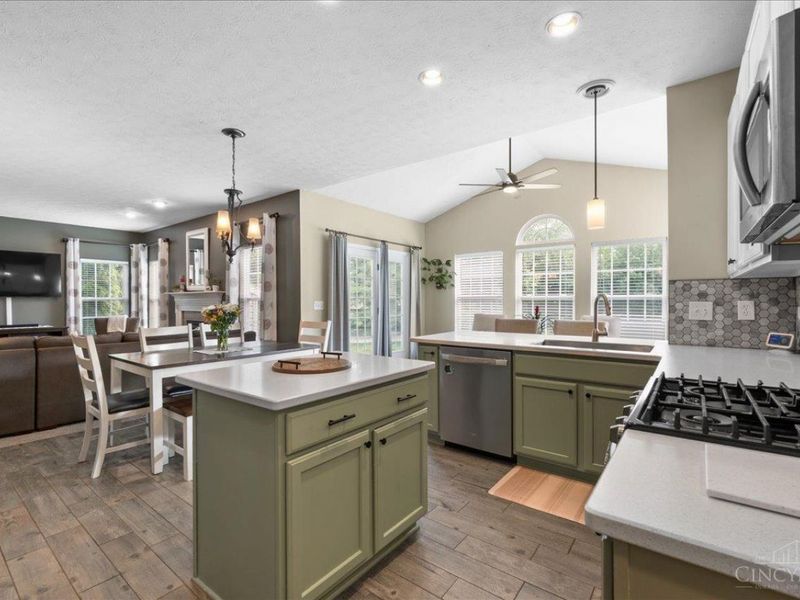 292 Coyote Drive, Hamilton Twp, OH 45039 Photo 10