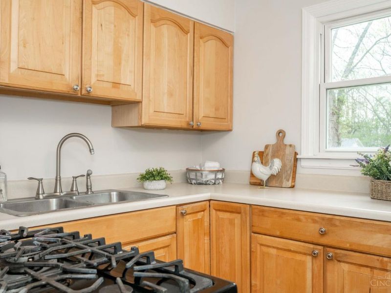 4833 Fairview Avenue, Cincinnati, OH 45242 Photo 12