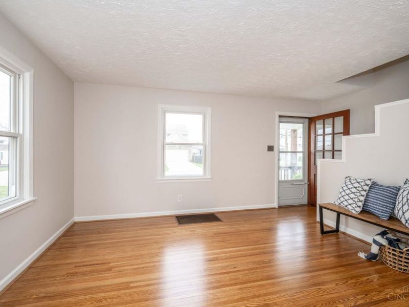 4833 Fairview Avenue, Cincinnati, OH 45242 Photo 5