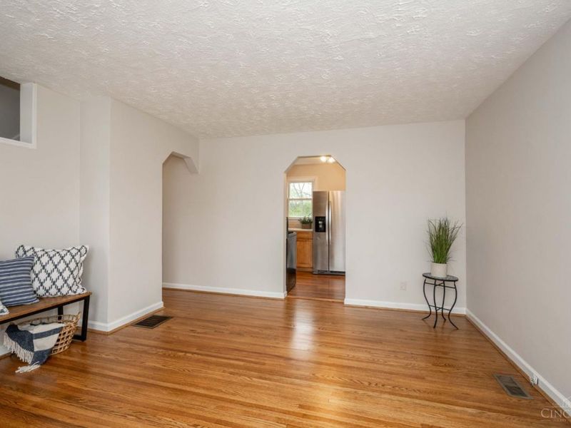 4833 Fairview Avenue, Cincinnati, OH 45242 Photo 7