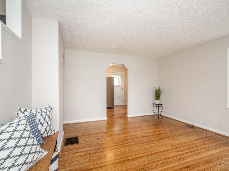 4833 Fairview Avenue, Cincinnati, OH 45242 Photo 8