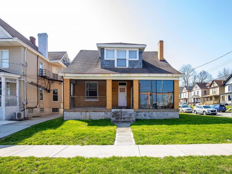 2001 Dana Avenue, Cincinnati, OH 45207 Photo 1