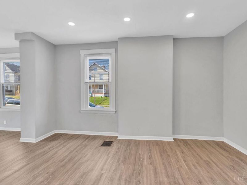 2001 Dana Avenue, Cincinnati, OH 45207 Photo 11